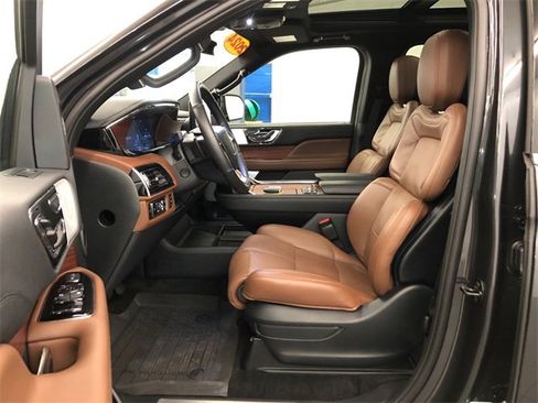 Used 2024 Lincoln Navigator L Reserve image 30