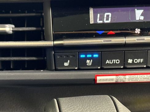 New 2026 Toyota Sienna Platinum AWD/4WD image 35