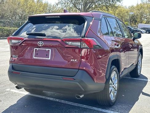 Used 2023 Toyota RAV4 XLE Premium image 3
