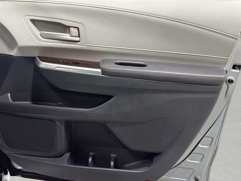 Used 2024 Toyota Sienna LE FWD image 12