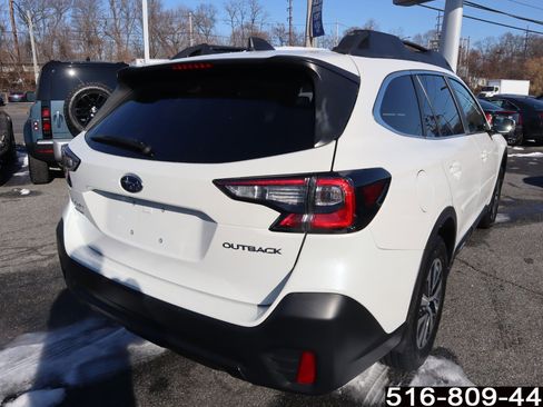 Used 2020 Subaru Outback Premium image 5
