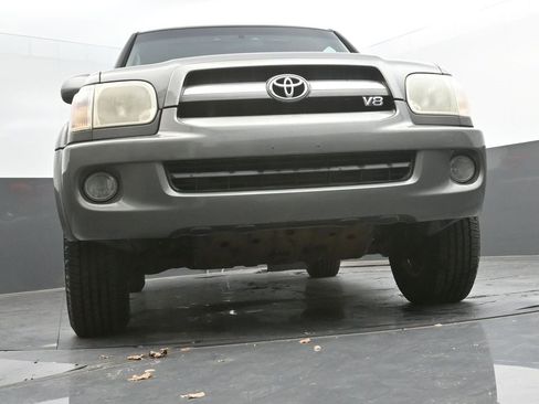 Used 2005 Toyota Sequoia SR5 image 25
