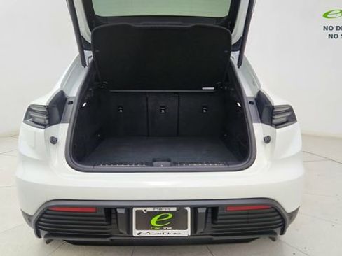 Used 2025 Porsche Macan Electric RWD image 14