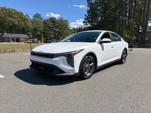 Used 2025 Kia K4 FWD image 2