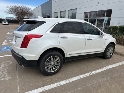 Used 2019 Cadillac XT5 Luxury image 3