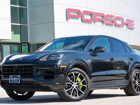 Certified 2025 Porsche Cayenne E-Hybrid Coupe image 6