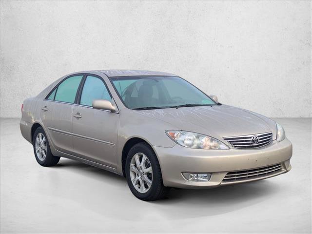 Used 2005 Toyota Camry XLE FWD image 3