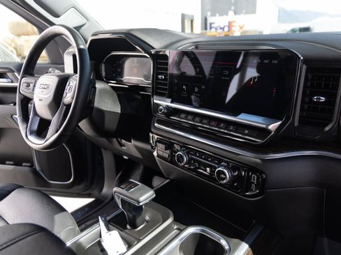 Used 2024 GMC Sierra 1500 Elevation w/ Elevation Premium Package AWD/4WD image 27