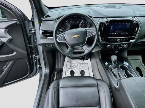 Used 2023 Chevrolet Traverse LT FWD image 18