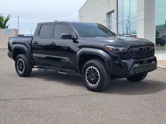 Used 2025 Toyota Tacoma TRD Off-Road AWD/4WD video 3