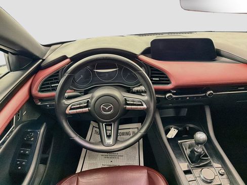 Used 2020 MAZDA MAZDA3 Hatchback w/ Premium Package FWD image 23