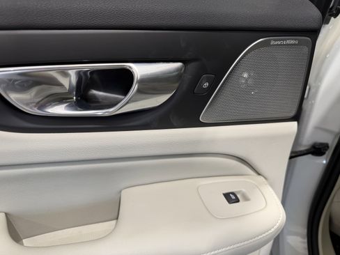 Used 2023 Volvo S60 B5 Ultimate w/ Climate Package image 25