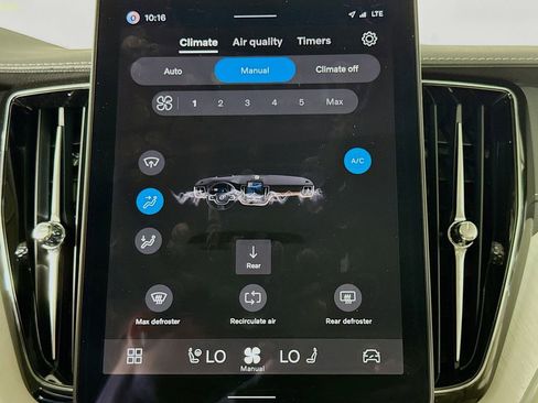 Certified 2026 Volvo XC60 B5 Ultra w/ Protection Package Premier image 16