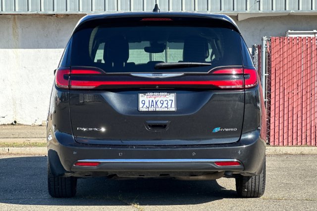 Used 2024 Chrysler Pacifica Limited FWD image 5