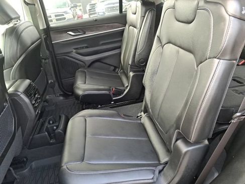 Certified 2023 Jeep Grand Cherokee L Limited w/ Luxury Tech Group II AWD/4WD image 12