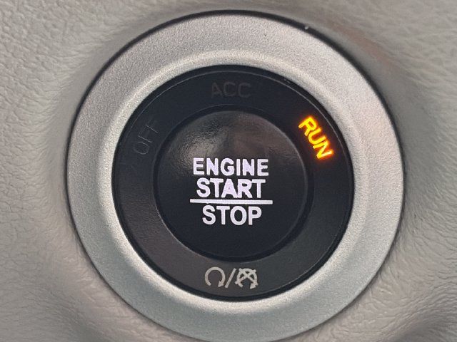 Used 2017 Chrysler Pacifica Touring Plus w/ Tire & Wheel Group FWD image 47
