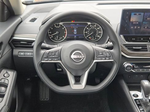 New 2026 Nissan Altima 2.5 SV FWD image 16