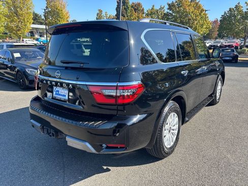 Used 2021 Nissan Armada SV image 5