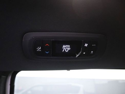 Used 2019 Chrysler Pacifica Touring-L w/ Advanced Safetytec Group image 37