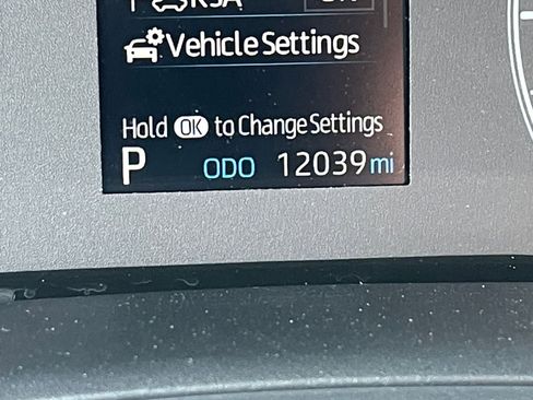 Used 2025 Toyota Corolla LE image 39