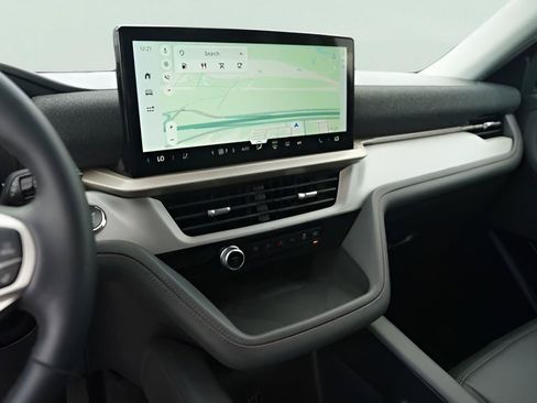 Certified 2026 Ford Explorer Active RWD image 28