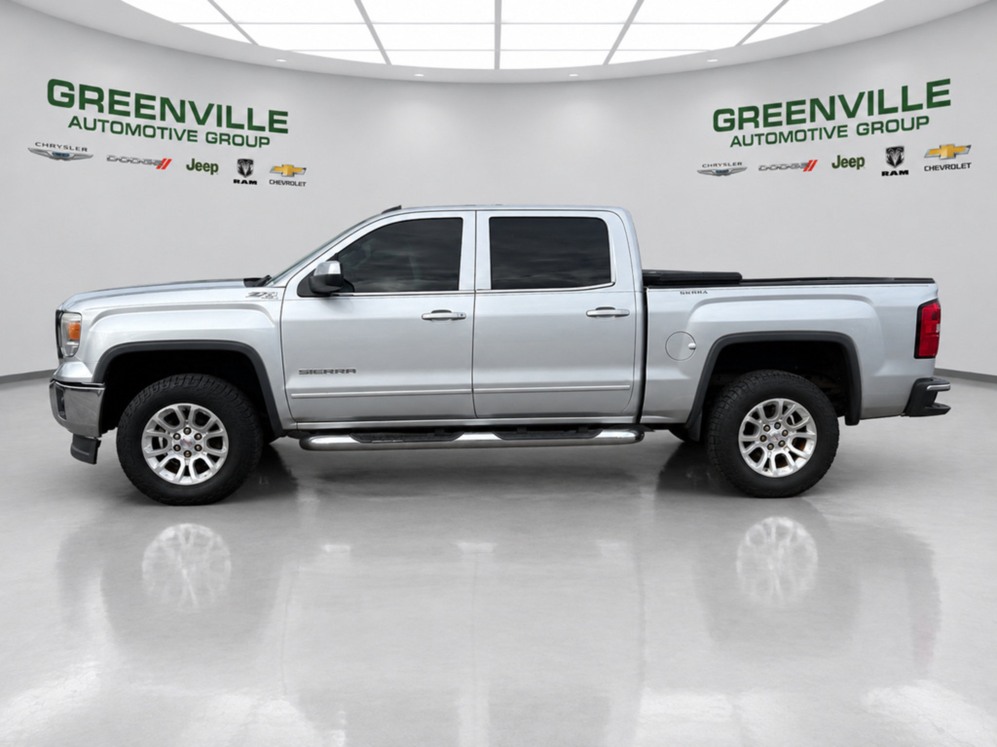 Used 2014 GMC Sierra 1500 SLE w/ SLE Value Package AWD/4WD image 3