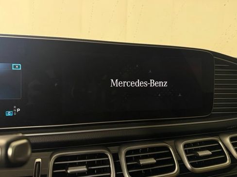 Used 2024 Mercedes-Benz GLS 580 4MATIC image 89
