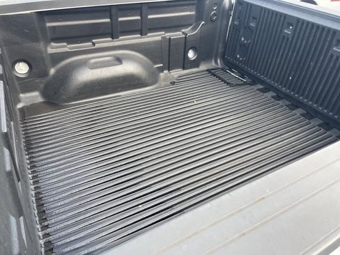 Used 2015 GMC Canyon SLT w/ Driver Alert Package image 11