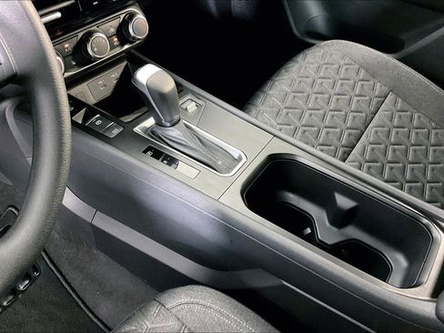 Certified 2025 Nissan Kicks SV image 19