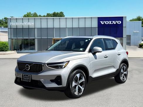 Certified 2023 Volvo XC40 B5 Plus w/ Driver Assist Package AWD/4WD image 1