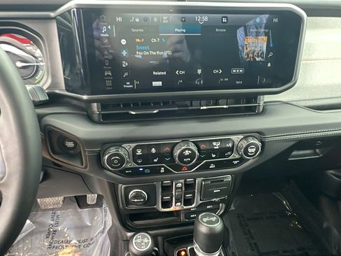 Used 2025 Jeep Wrangler Backcountry image 29