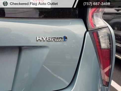 Used 2016 Toyota Prius Four Touring w/ Premium Convenience Package FWD image 8