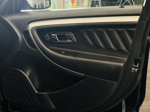 Used 2015 Ford Taurus SEL AWD/4WD image 40
