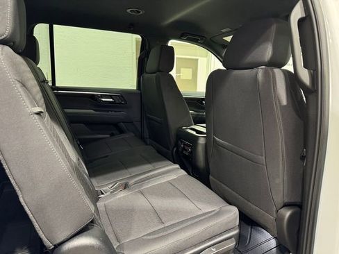 New 2026 Chevrolet Suburban LS image 10