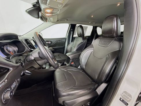 Used 2021 Jeep Cherokee Latitude Lux w/ Comfort/Convenience Group AWD/4WD image 23