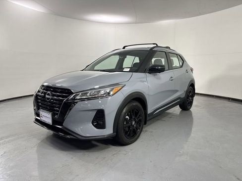 Used 2023 Nissan Kicks SR w/ Interior Electronics Package FWD image 2