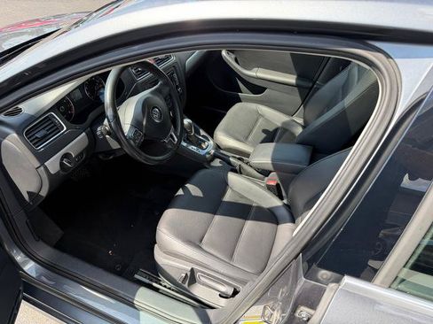 Used 2014 Volkswagen Jetta SE FWD image 6