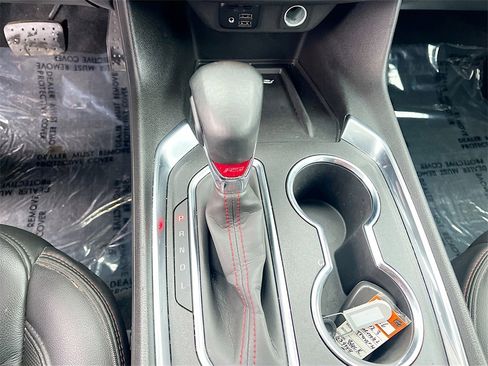 Used 2023 Chevrolet Traverse RS image 17