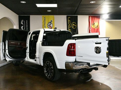 Used 2025 RAM 1500 Limited AWD/4WD image 92
