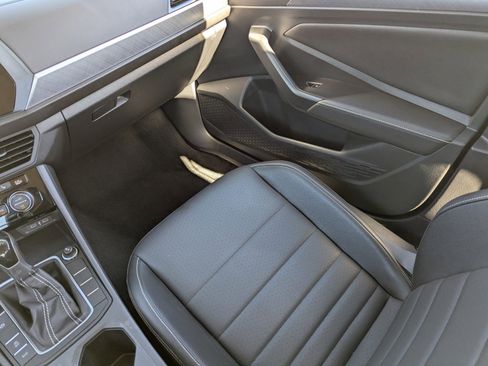 Used 2024 Volkswagen Jetta SE image 17