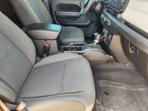 Used 2024 Jeep Wrangler Unlimited Sport AWD/4WD image 14