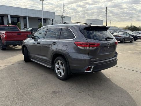 Used 2017 Toyota Highlander Limited image 7