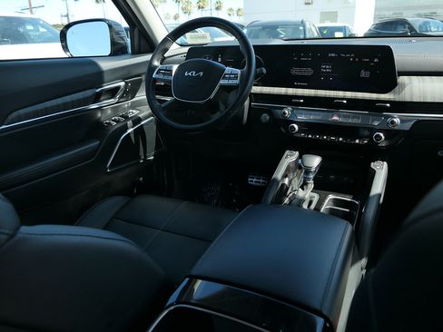 Used 2025 Kia Telluride SX FWD image 25
