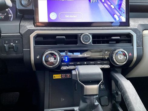 Used 2025 Toyota Tacoma Limited image 34