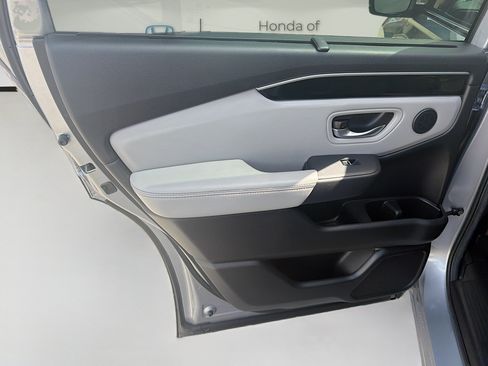 Certified 2025 Honda Pilot EX-L image 25