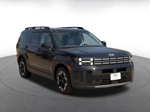 Used 2025 Hyundai Santa Fe SEL image 3