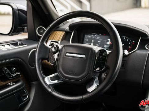 Used 2018 Land Rover Range Rover HSE image 10