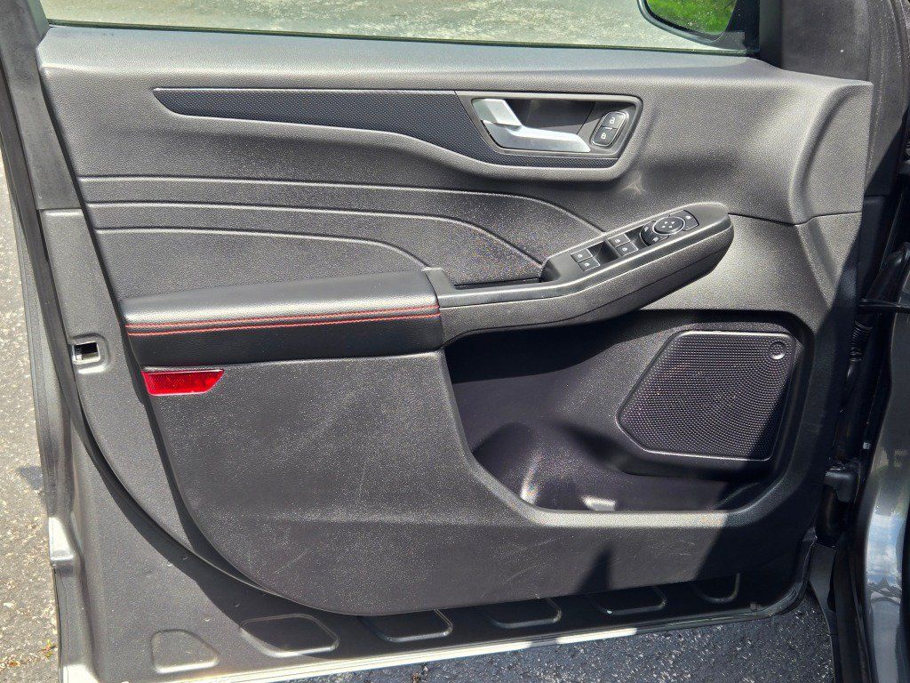 Used 2025 Ford Escape ST-Line AWD/4WD image 20