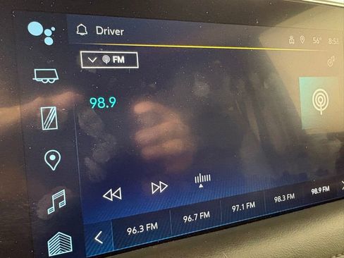 Used 2024 Chevrolet Suburban LT image 36