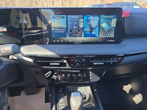 New 2026 Nissan Kicks SR w/ SR Premium Package image 22